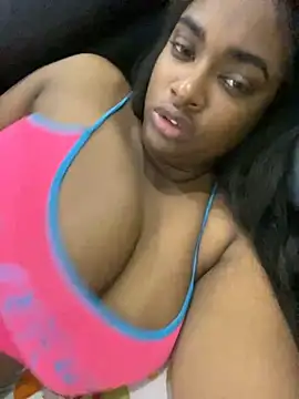 Snapshot of _MARRTINNA_ chatting on January 2025 10:28:02 AM  MARRTINNA  online show from January 2025 10:28:02 AM