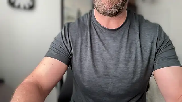 Snapshot of Mr_Beef chatting on June 2026 01:10:02 PM Mr Beef online show from June 2026 01:10:02 PM