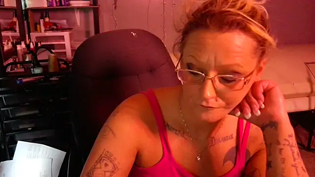 Snapshot of Lisalovely6981 chatting on January 2025 05:02:02 PM Lisalovely6981 online show from January 2025 05:02:02 PM