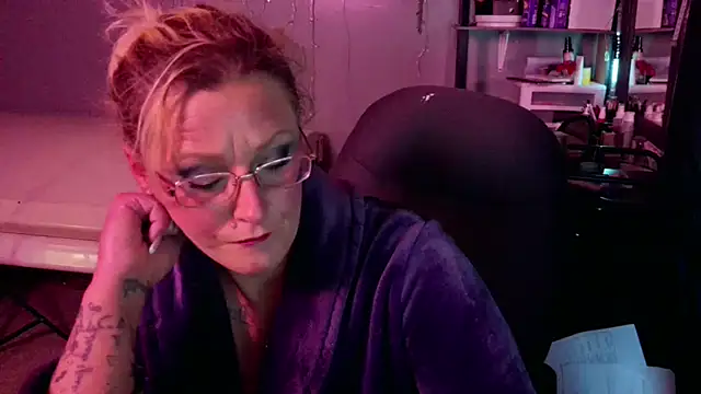 Snapshot of Lisalovely6981 chatting on January 2025 10:24:01 PM Lisalovely6981 online show from January 2025 10:24:01 PM