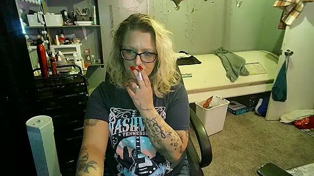 Snapshot of Lisalovely6981 chatting on February 2025 10:59:02 PM Lisalovely6981 online show from February 2025 10:59:02 PM