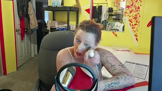 Snapshot of Lisalovely6981 chatting on November 2025 02:50:02 PM Lisalovely6981 online show from November 2025 02:50:02 PM