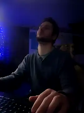 Seymour93 online show from December 2024 07:32:02 PM