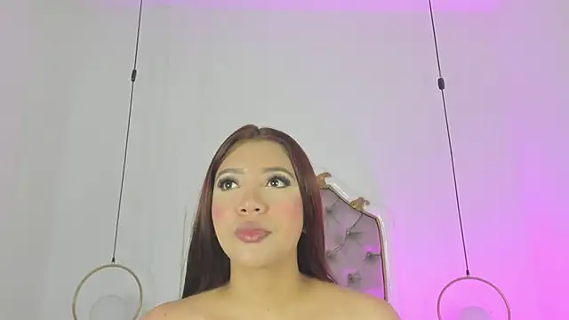 Snapshot of Pushaina__ chatting on October 2025 03:32:01 AM Pushaina online show from October 2025 03:32:01 AM