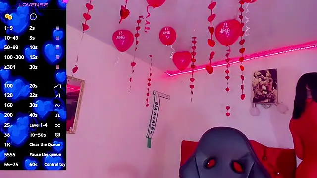 naomy  xx online show from February 2025 08:15:02 PM