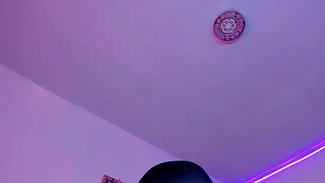 naomy  xx online show from March 2025 07:10:02 PM