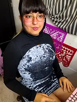 Derry Cooper online show from November 2025 02:44:01 AM