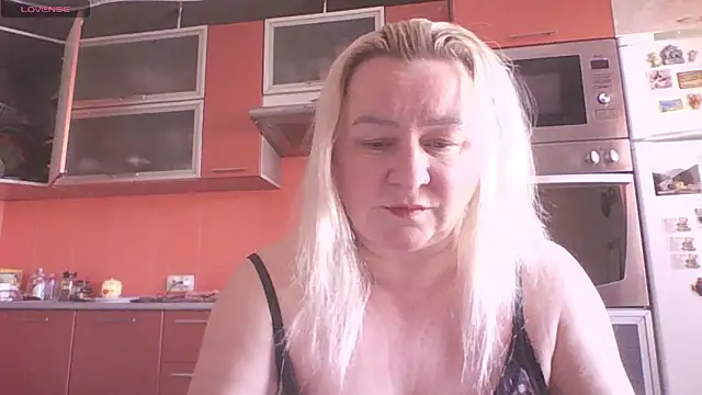 mira robinsonnn online show from April 2026 05:18:02 AM