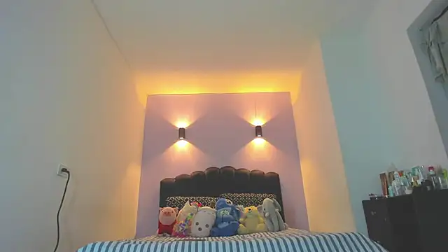 Snapshot of Sofia_Clauss_ chatting on May 2026 04:18:01 AM Sofia Clauss online show from May 2026 04:18:01 AM