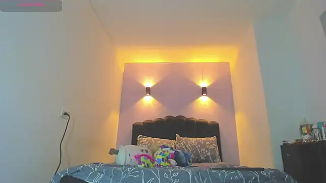 Snapshot of Sofia_Clauss_ chatting on May 2026 04:19:02 AM Sofia Clauss online show from May 2026 04:19:02 AM