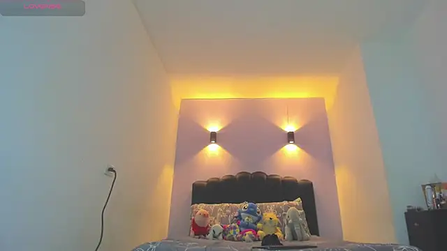 Snapshot of Sofia_Clauss_ chatting on May 2026 04:07:01 AM Sofia Clauss online show from May 2026 04:07:01 AM