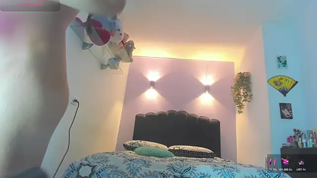 Snapshot of Sofia_Clauss_ chatting on June 2026 04:36:02 AM Sofia Clauss online show from June 2026 04:36:02 AM