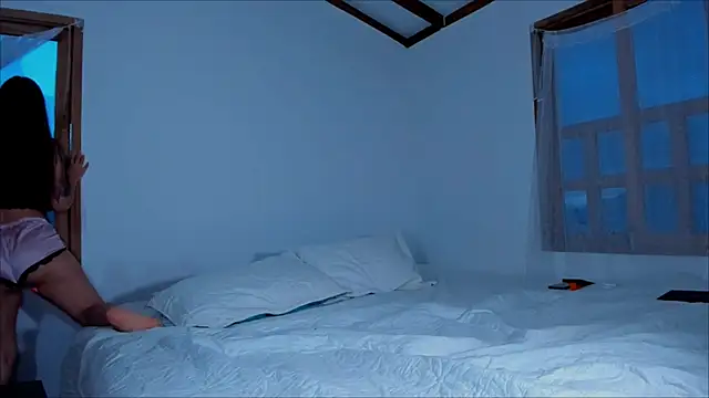 Lauren A online show from March 2025 11:07:01 PM