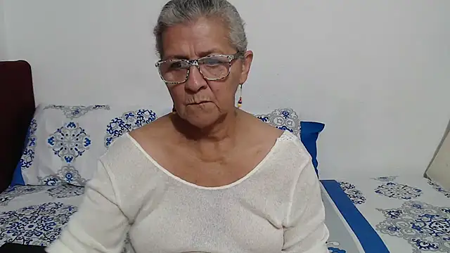 Snapshot of candy_mature_ chatting on April 2026 11:17:02 PM candy mature online show from April 2026 11:17:02 PM