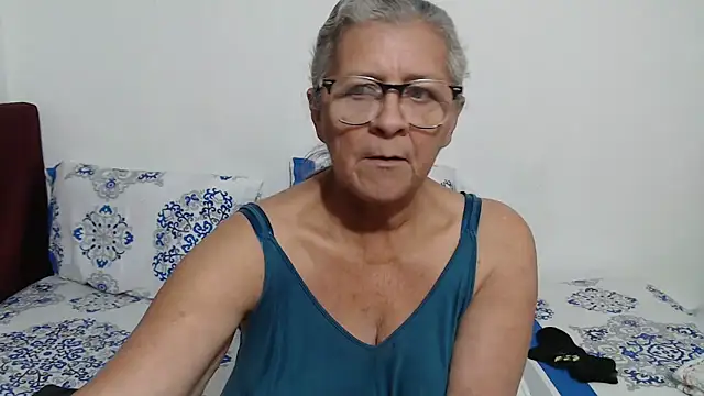 Snapshot of candy_mature_ chatting on April 2026 10:00:02 PM candy mature online show from April 2026 10:00:02 PM