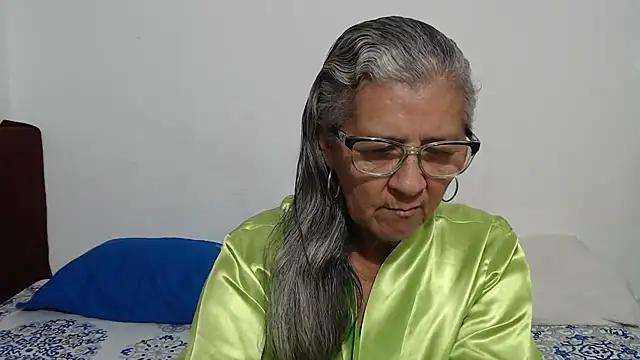 Snapshot of candy_mature_ chatting on April 2026 09:39:01 PM candy mature online show from April 2026 09:39:01 PM