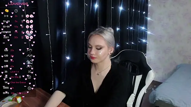 Snapshot of VikaPowers chatting on February 2025 10:44:02 PM VikaPowers online show from February 2025 10:44:02 PM