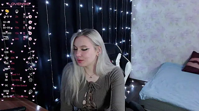 Snapshot of VikaPowers chatting on February 2025 06:45:02 PM VikaPowers online show from February 2025 06:45:02 PM