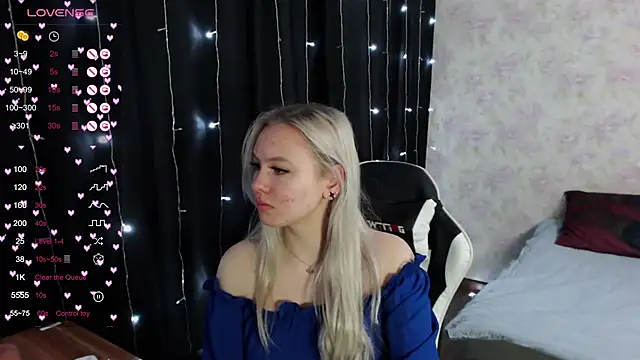 Snapshot of VikaPowers chatting on February 2025 03:08:01 AM VikaPowers online show from February 2025 03:08:01 AM