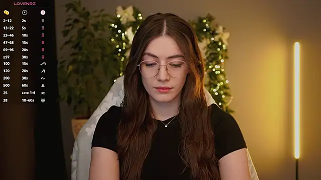 Ester Hill online show from December 2025 01:56:02 AM