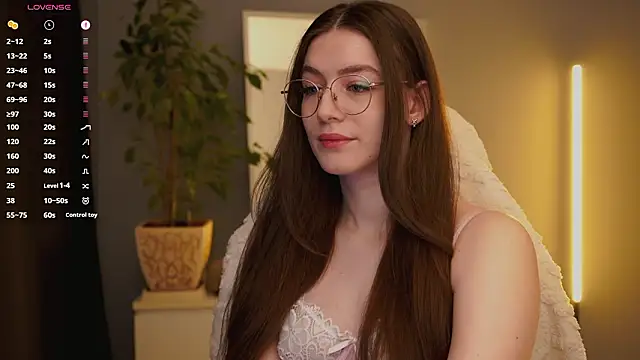 Ester Hill online show from February 2026 03:03:02 AM