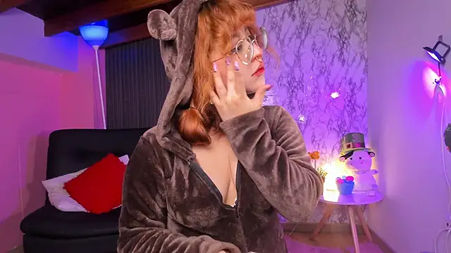 chloe blue online show from October 2025 11:25:01 AM