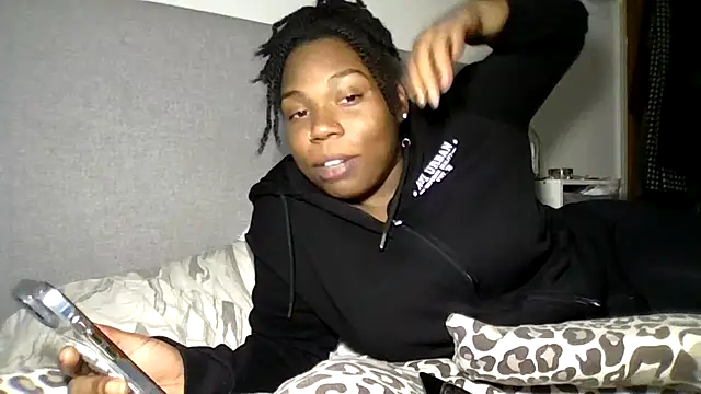 Snapshot of Bali_baddie_x chatting on February 2025 11:26:01 PM Bali baddie x online show from February 2025 11:26:01 PM