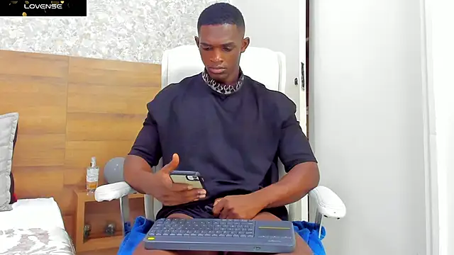 nicolaskan online show from December 2024 12:44:02 PM