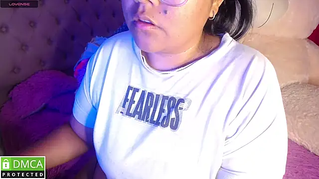 KittyHot20 online show from November 2025 07:12:01 PM