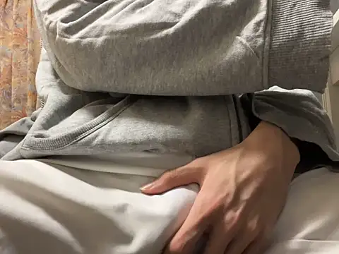 Snapshot of lkun9 chatting on December 2024 04:05:01 PM lkun9 online show from December 2024 04:05:01 PM