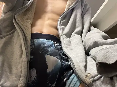 Snapshot of lkun9 chatting on February 2025 03:37:01 AM lkun9 online show from February 2025 03:37:01 AM