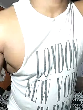 Snapshot of Negroricobaby chatting on March 2025 04:26:01 AM Negroricobaby online show from March 2025 04:26:01 AM