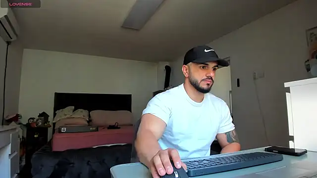 Snapshot of supermanboy94 chatting on April 2026 05:43:02 AM supermanboy94 online show from April 2026 05:43:02 AM