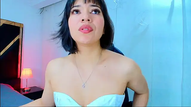 Snapshot of lina_bedoya_ chatting on April 2026 11:37:01 AM lina bedoya online show from April 2026 11:37:01 AM
