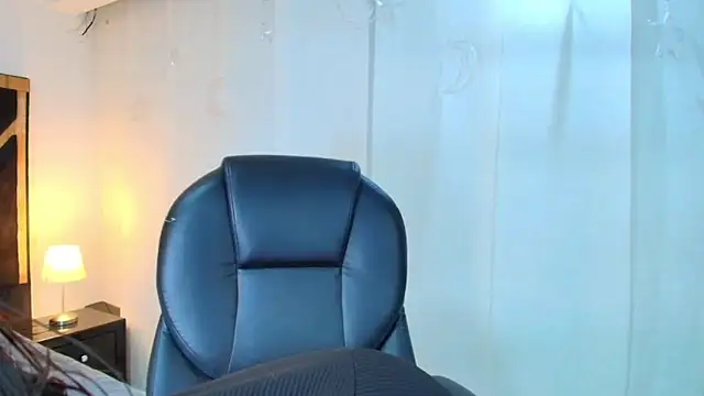 Snapshot of lina_bedoya_ chatting on May 2026 11:37:02 AM lina bedoya online show from May 2026 11:37:02 AM
