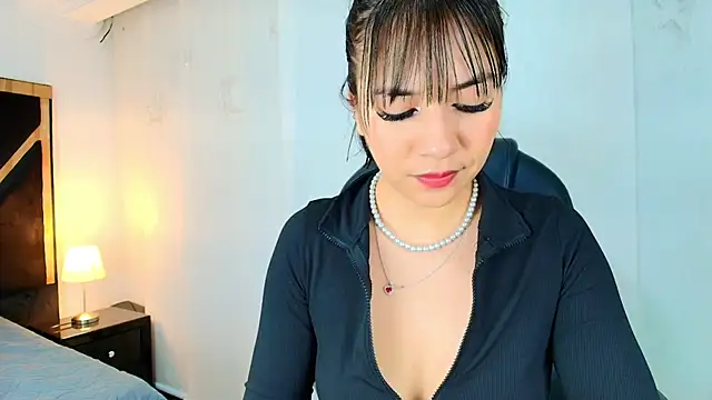 Snapshot of lina_bedoya_ chatting on May 2026 11:51:02 AM lina bedoya online show from May 2026 11:51:02 AM