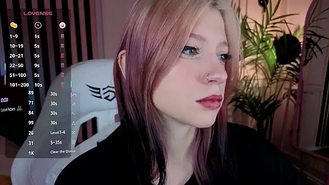 arielabradberry online show from October 2025 03:43:01 PM