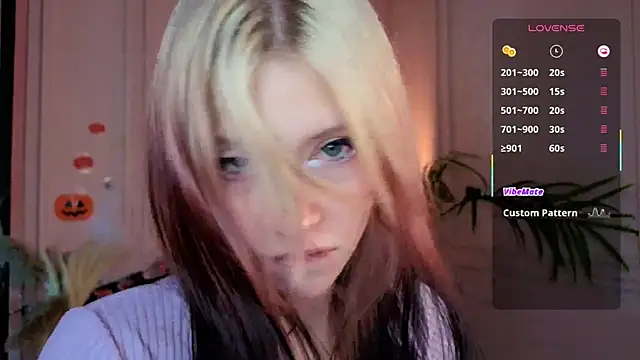 arielabradberry online show from November 2025 02:52:02 PM