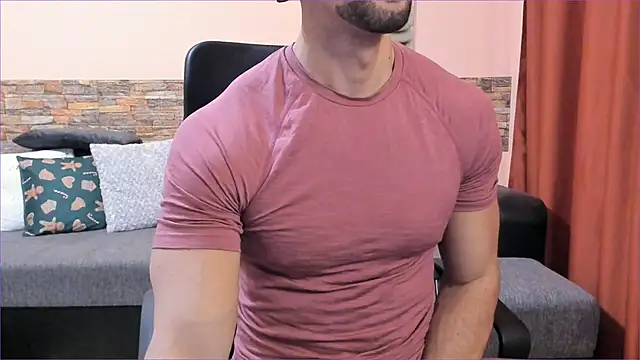 HotHunkTrainer online show from January 2025 09:30:02 AM