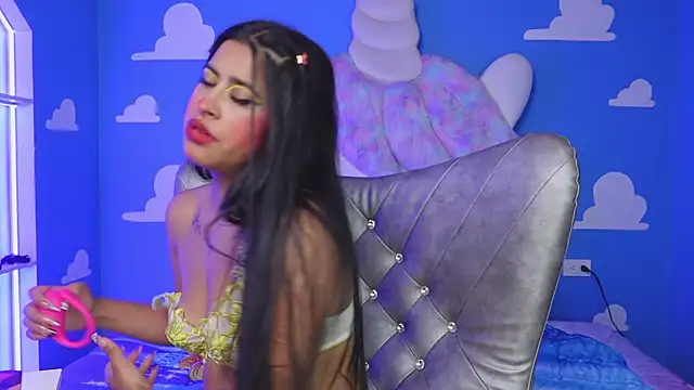 miss romyna online show from January 2026 11:01:01 AM