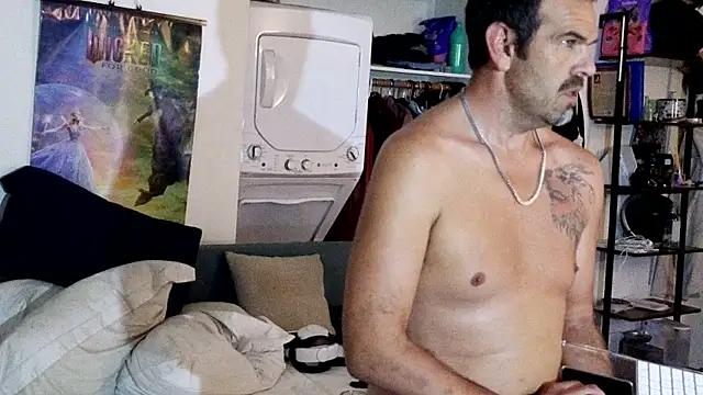 badboybrad11 online show from April 2026 12:41:01 AM