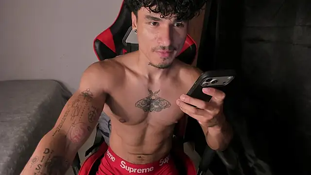 Thomas Fit1 online show from May 2026 10:07:01 PM