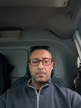 Snapshot of PORCOFIRENZEXXX chatting on November 2025 03:33:01 PM PORCOFIRENZEXXX online show from November 2025 03:33:01 PM