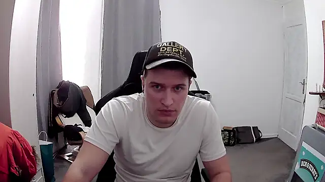 PKrisztian online show from April 2026 08:42:02 PM