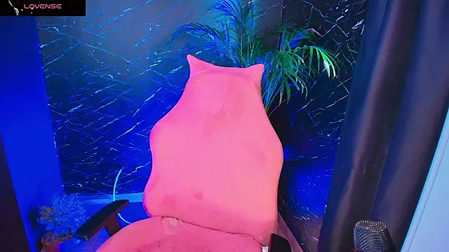 Palo santo online show from February 2026 06:47:01 PM