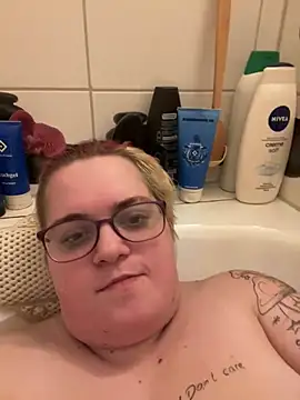 Snapshot of sweetsandy231 chatting on February 2025 03:37:02 PM sweetsandy231 online show from February 2025 03:37:02 PM