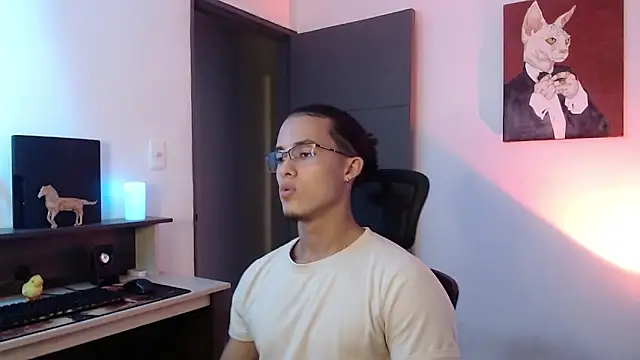 Snapshot of alejo_x3 chatting on December 2024 11:21:01 PM alejo x3 online show from December 2024 11:21:01 PM