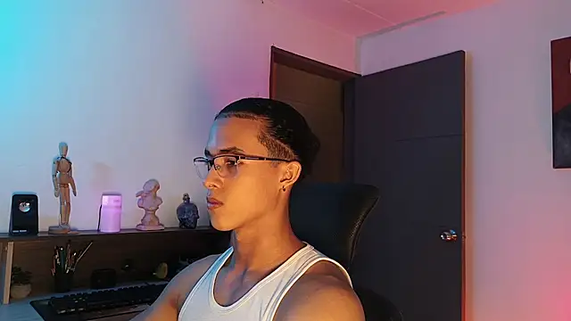 Snapshot of alejo_x3 chatting on September 2025 11:52:01 PM alejo x3 online show from September 2025 11:52:01 PM