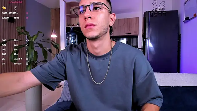 SymonPrince online show from September 2025 03:05:01 PM