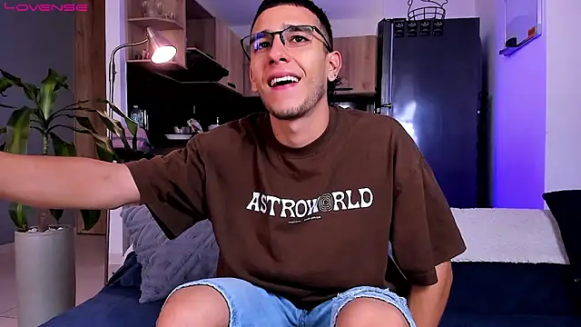 SymonPrince online show from October 2025 06:49:02 PM